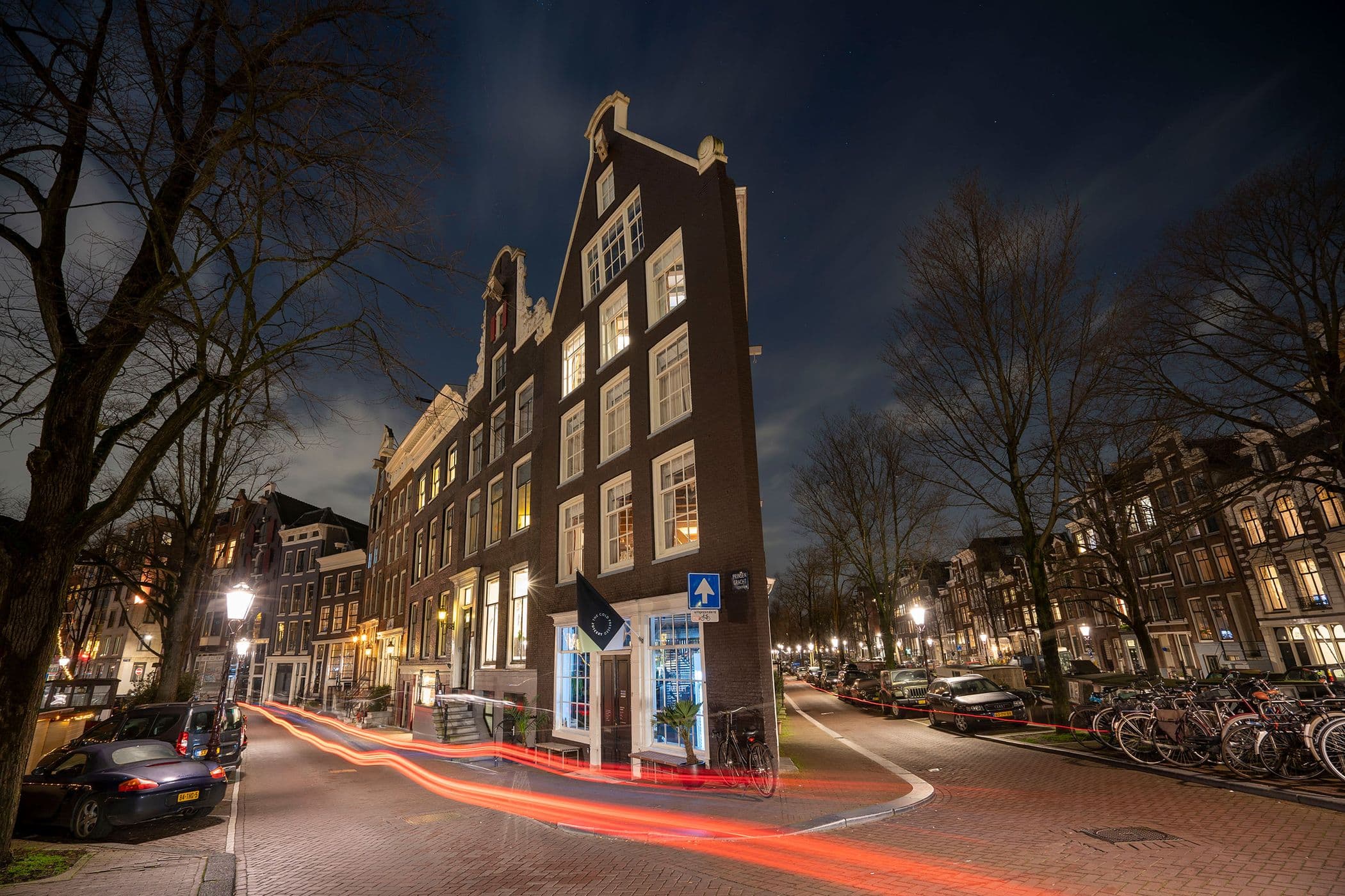 corner house-night